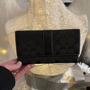 NWOT Coach Black Signature Clutch Wallet or planner can buy a chain with 10